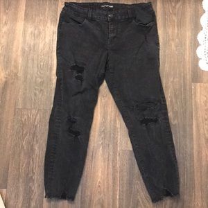 Maurices black distressed stretch jean